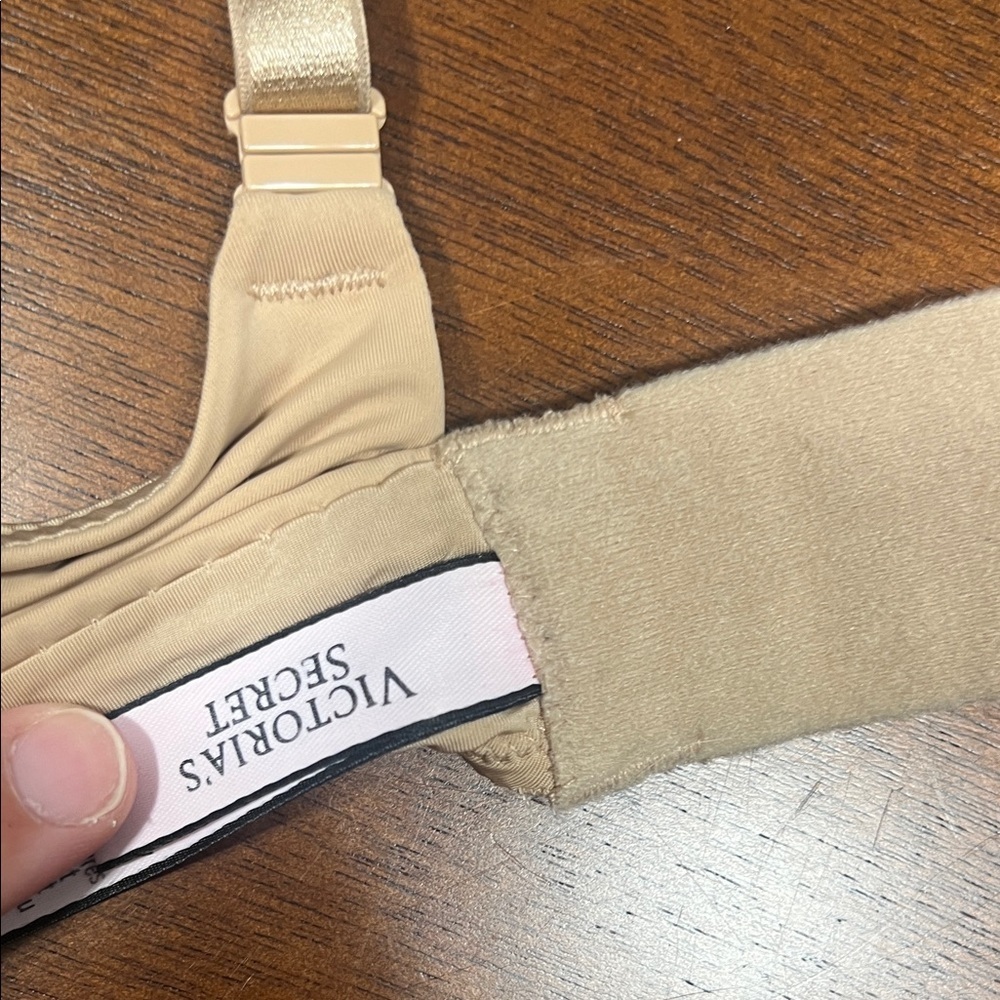 Victoria Secret Seamless Tan Bra no underwire - Picture 3 of 7